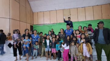 Masyarakat Parbuluan VI Dairi Mengungsi Ke Polres Dairi Mulai Dipindahkan Ke Gedung Olah Raga Sidikalang