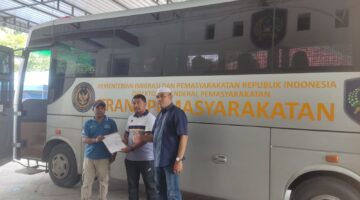 Untuk Peningkatan Kinerja, Direktorat Jenderal Pemasyarakatan Droping Armada Bus untuk Lapas Pamekasan.