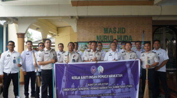 Wujud Kepedulian Sosial, Kanwil Ditjenpas Sumut Kerja Bakti di Masjid Nurul Huda Jelang Ramadhan